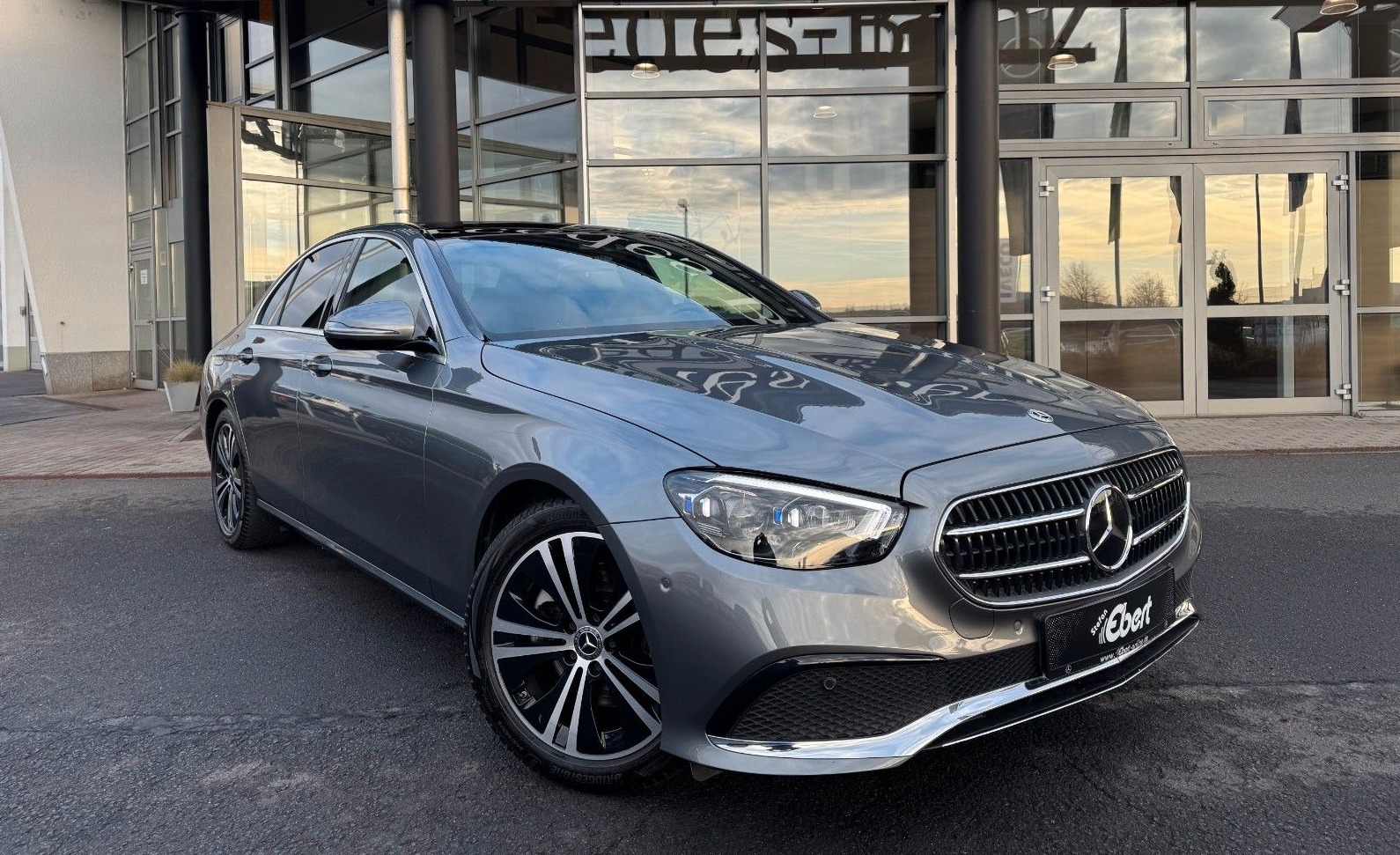 Mercedes-Benz E trieda Sedan