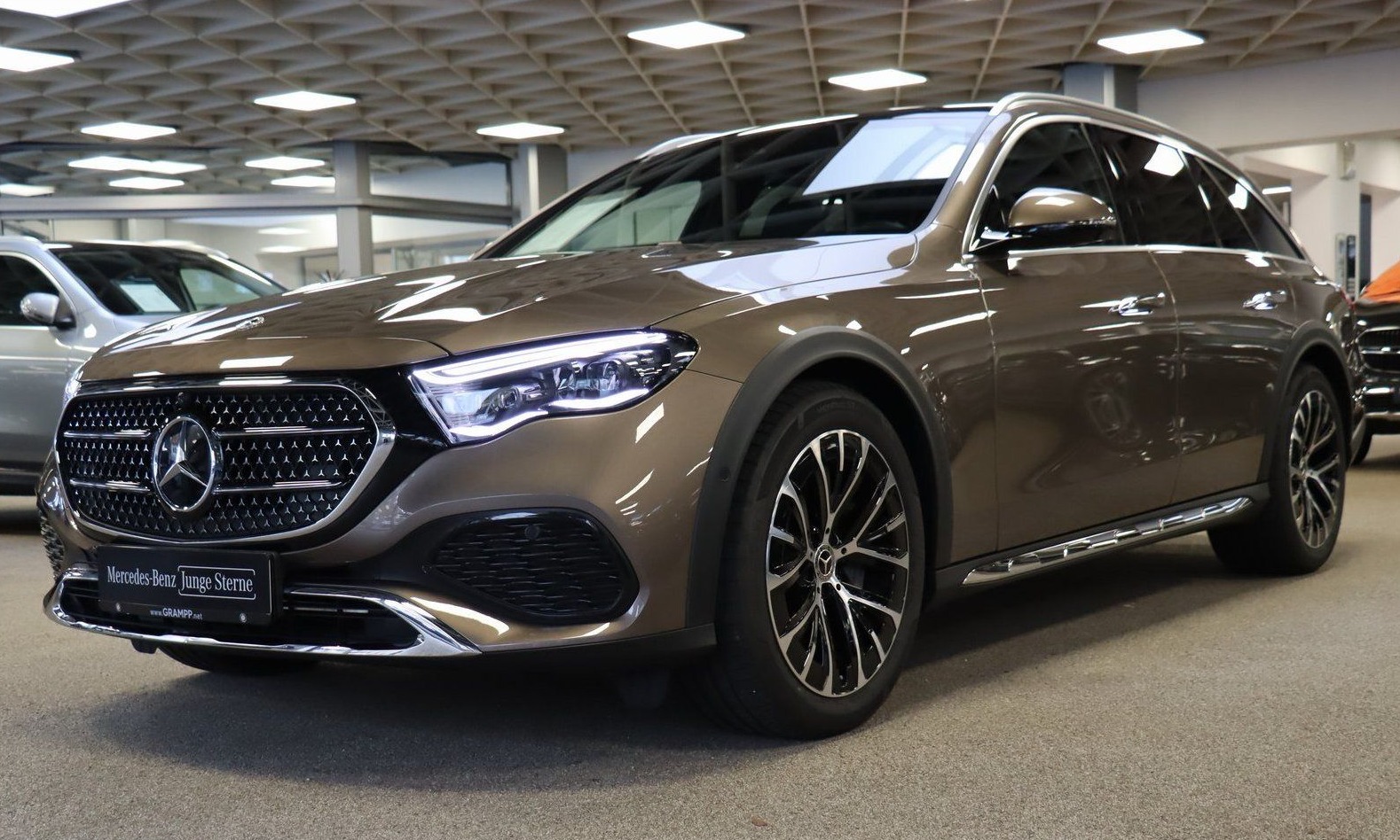 Mercedes-Benz E trieda Sedan